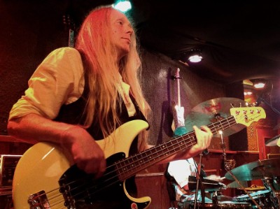 Fret-King Black Label Perception Bass - Pic Of Jamie By JRobert Germeraad Fret-King Black Label Perception Bass - Pic Of Jamie By JRobert Germeraad